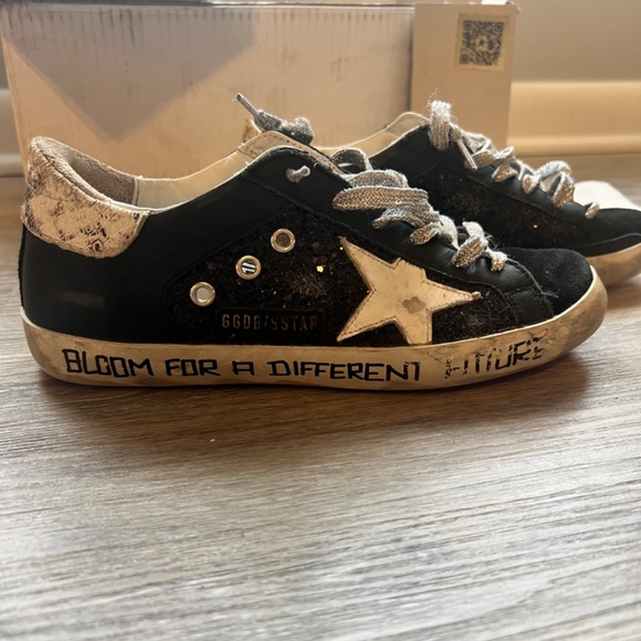 Golden Goose Superstars - Picture 2 of 5